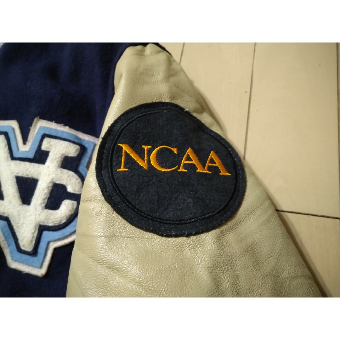 Delong製 NCAA ノースカロライナ大学 ジャケット スタジャンの Delong製 NCAA ノースカロライナ大学 ジャケット スタジャンの