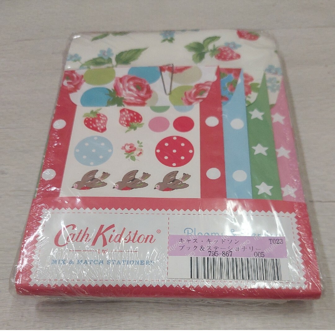 Cath Kidston(キャスキッドソン)のCath Kidstonキャス・キッドソン・8点セットまとめ・バック 雑貨・花柄 レディースのバッグ(トートバッグ)の商品写真