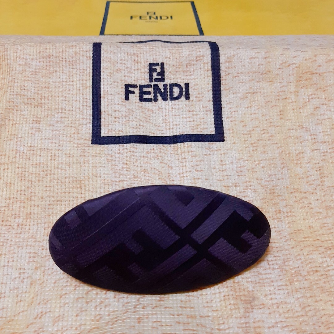 レア！確実本物＊FENDI　フェンディ　バレッタ　ヘアピン　髪留め　ズッカ柄