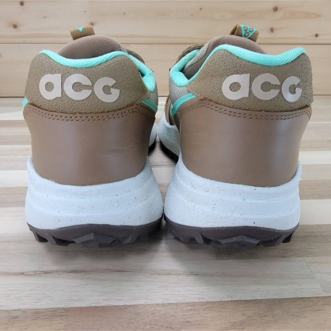 NIKE(ナイキ)のナイキ ACG ローケイト カーキxエメラルドグリーン 27.5㎝ メンズの靴/シューズ(スニーカー)の商品写真