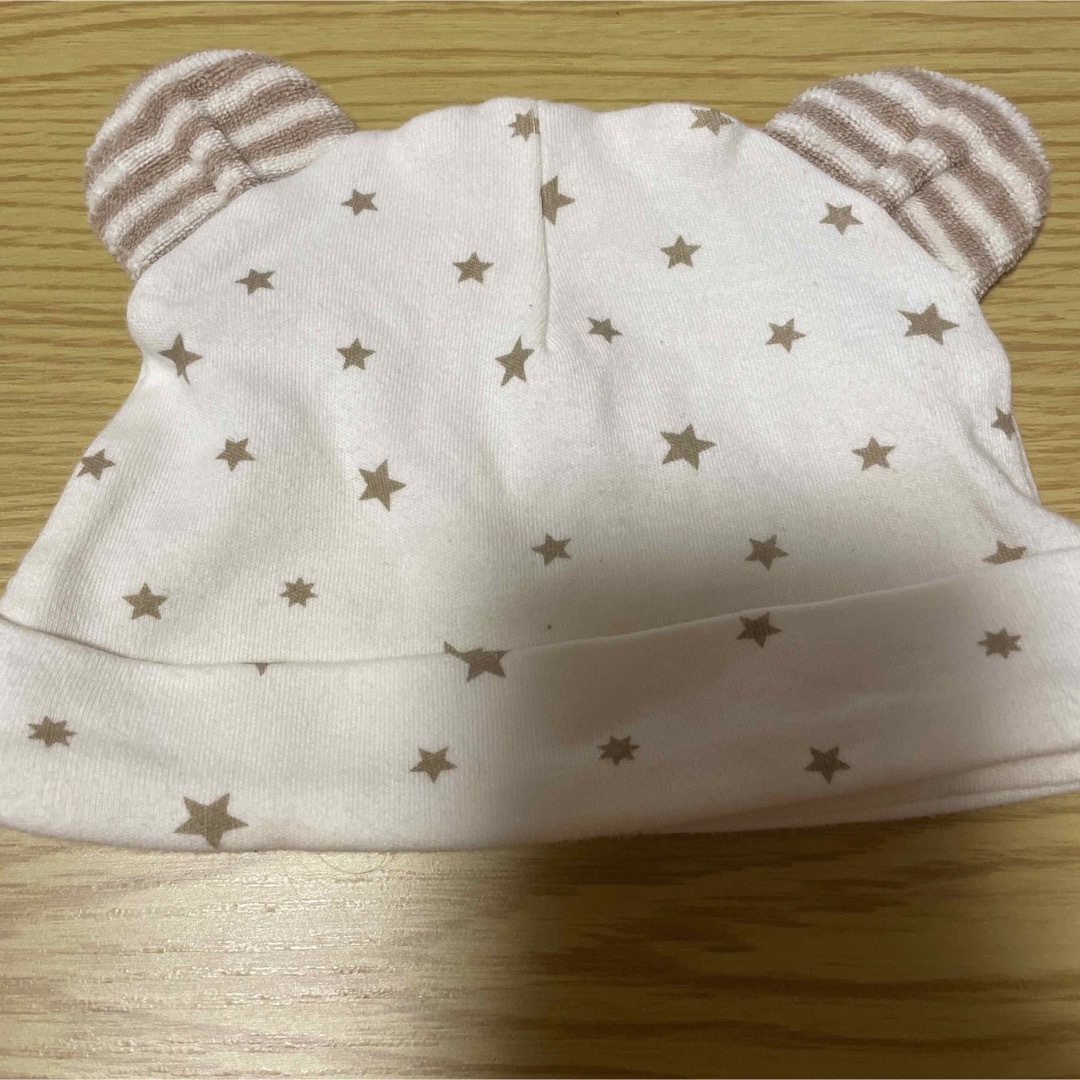 アカチャンホンポ(アカチャンホンポ)のベビー用帽子　新生児用＋42〜44センチ キッズ/ベビー/マタニティのこども用ファッション小物(帽子)の商品写真