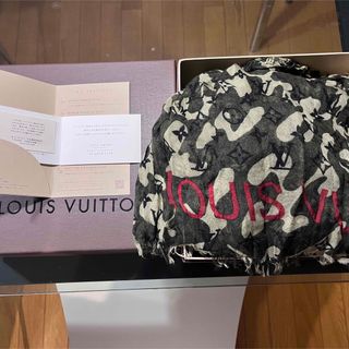 ルイヴィトン(LOUIS VUITTON)の正規品　ルイヴィトン 村上隆  迷彩　カモフラストールマフラー箱  未使用(ストール/パシュミナ)