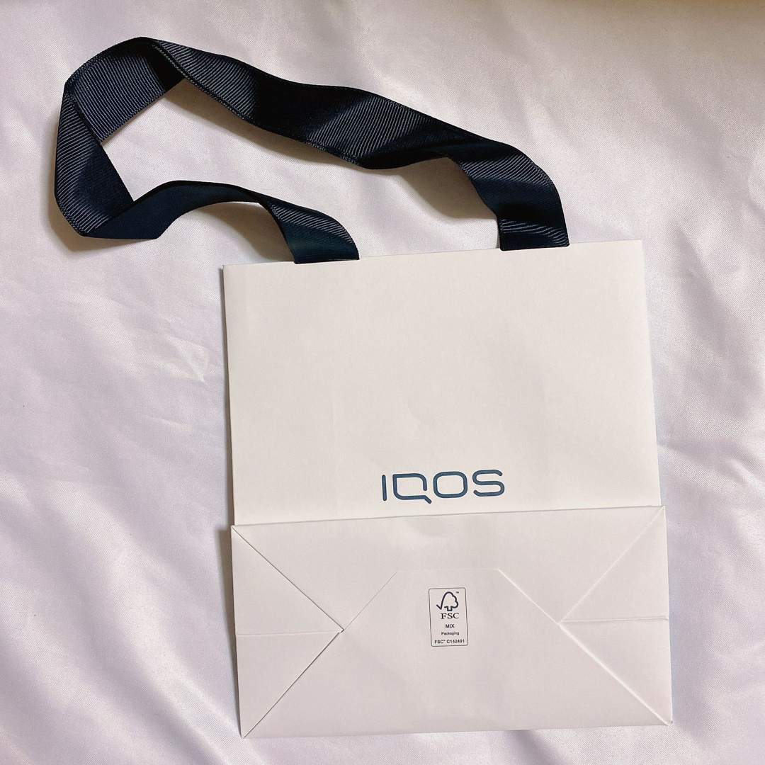 IQOS(アイコス)のiQOS アイコス　紙袋  ショッパ　ショップ袋　手提げ袋 レディースのバッグ(ショップ袋)の商品写真