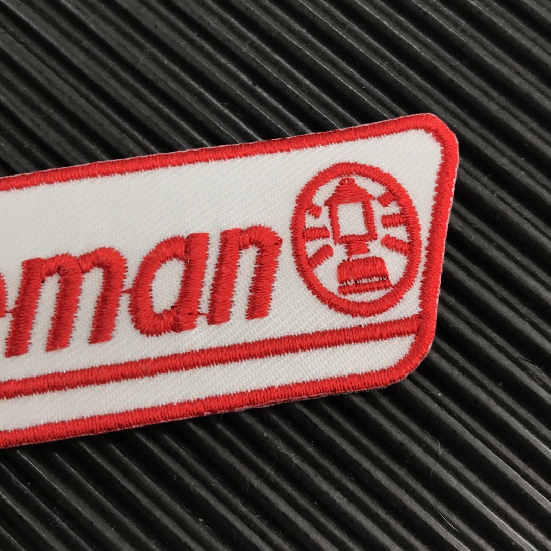 Coleman(コールマン)の2枚セット コールマン COLEMAN ロゴ 白×赤 アイロンワッペン -11 メンズの帽子(その他)の商品写真