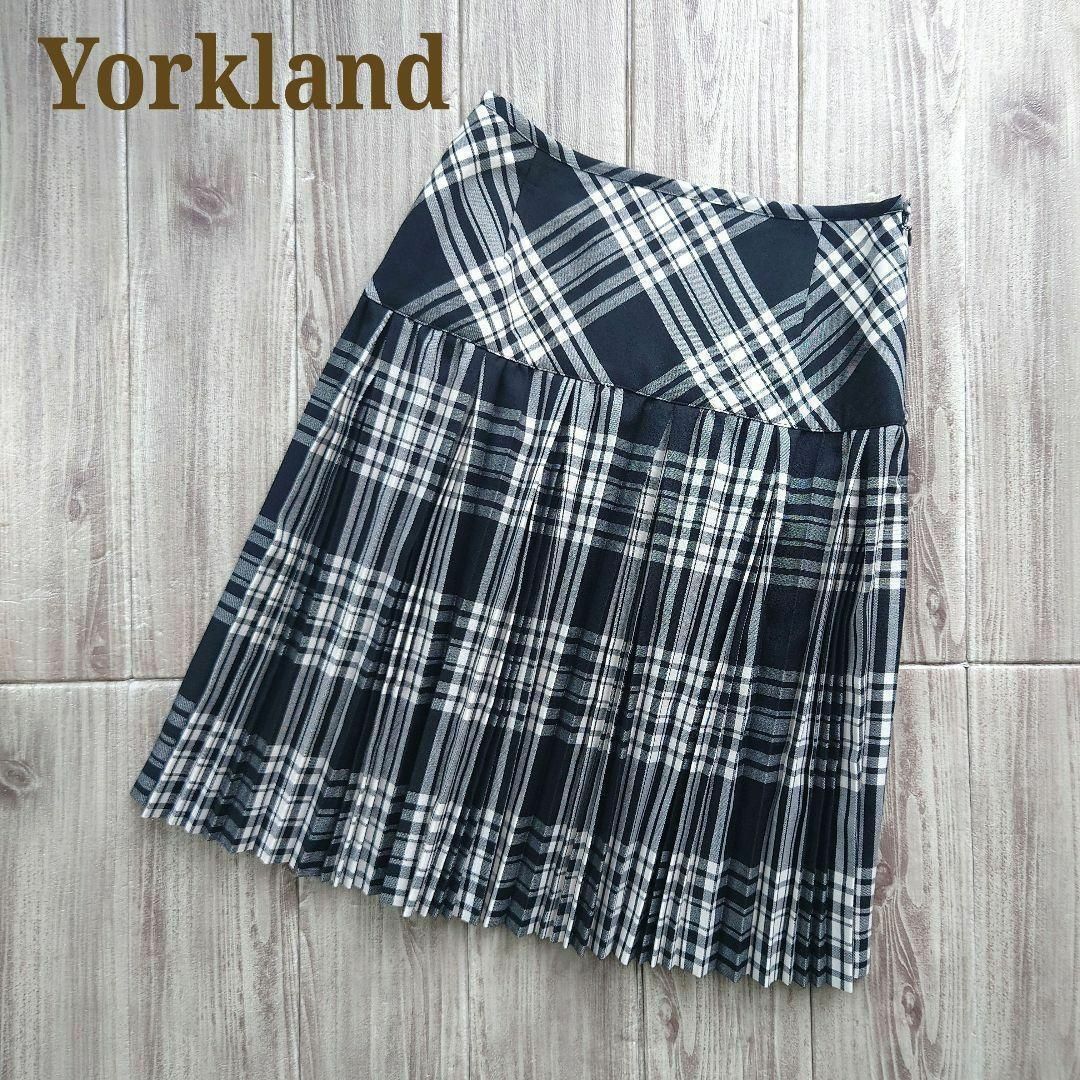 Yorklandチェックフレアプリーツスカート黒白7AR膝丈 美品