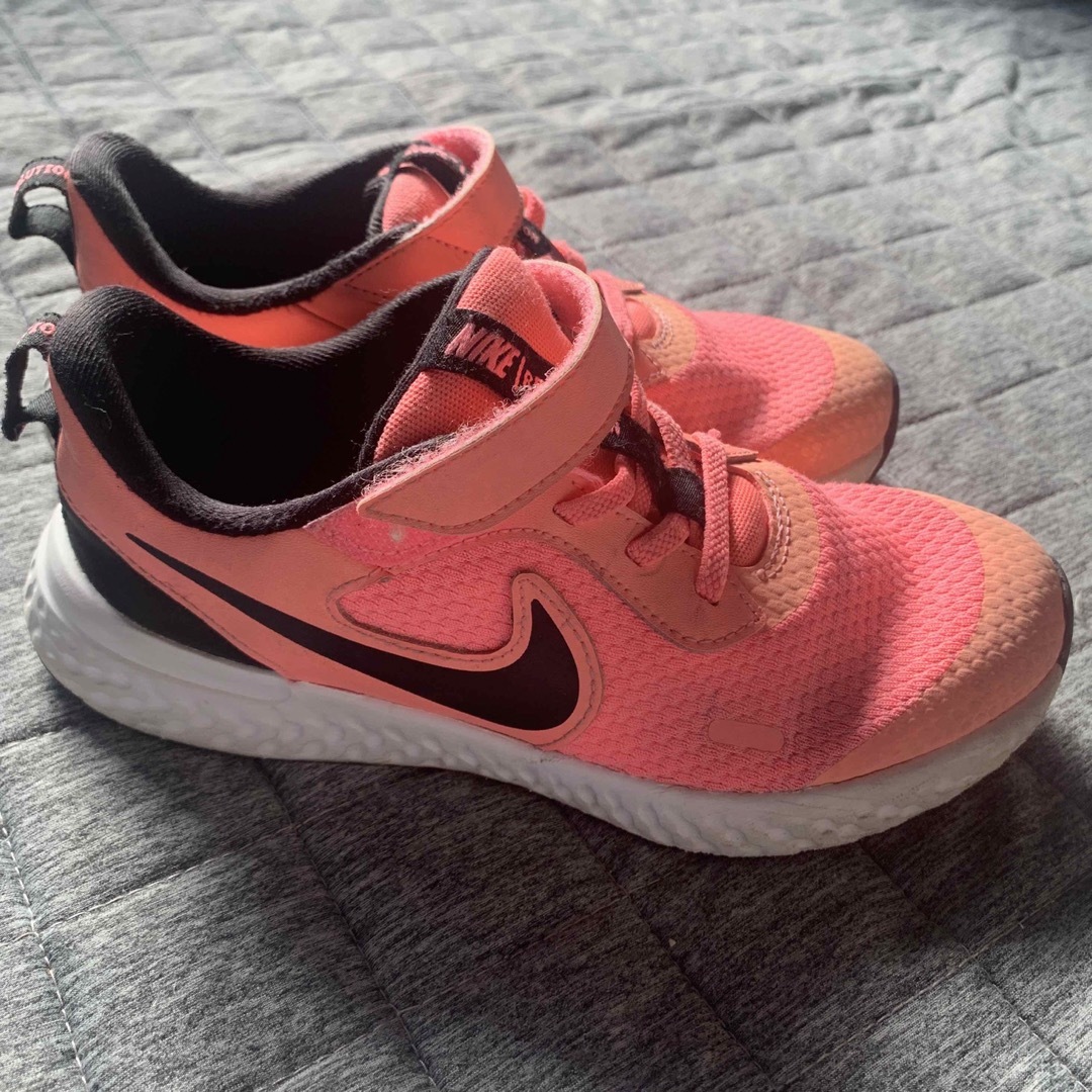 NIKE(ナイキ)の♪4358様専用Nike ナイキ　スニーカー　20cm ピンク　運動靴　女の子 キッズ/ベビー/マタニティのキッズ靴/シューズ(15cm~)(スニーカー)の商品写真