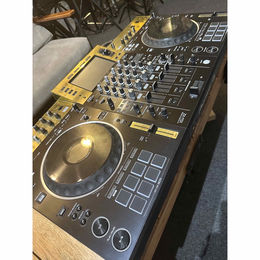 Pioneer(パイオニア)のXDJ -XZ goldカスタム 美品 pioneer  楽器のDJ機器(DJコントローラー)の商品写真