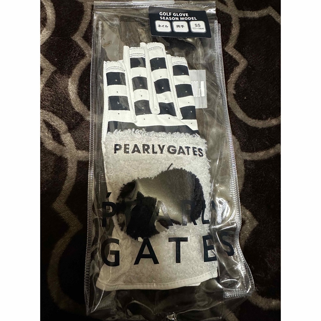 PEARLY GATES(パーリーゲイツ)のパーリーゲイツ  梵天付きネイルスルーグローブ   (両手用)  スポーツ/アウトドアのゴルフ(その他)の商品写真