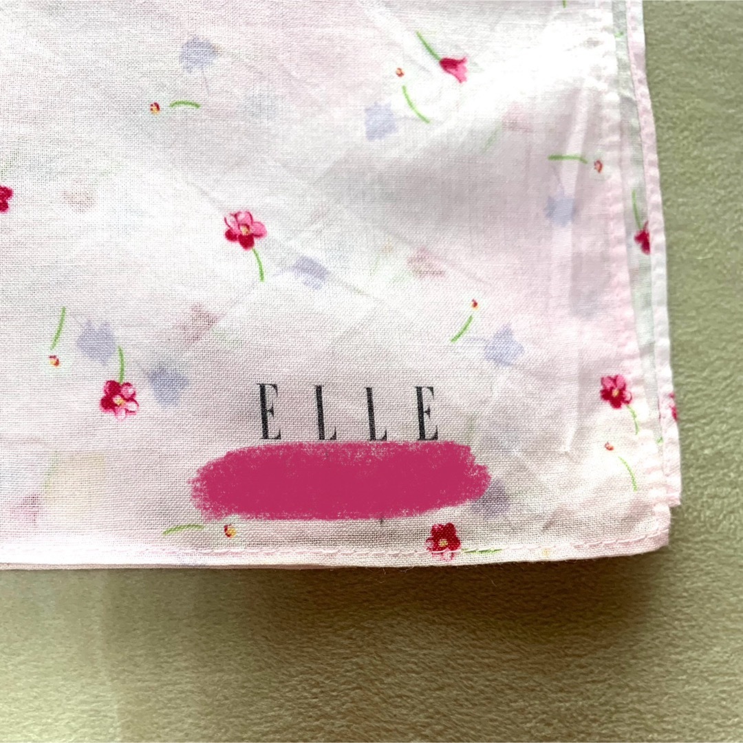 ELLE(エル)のELLE エル 小花柄 赤 ピンク ハンカチスカーフ レディースのファッション小物(バンダナ/スカーフ)の商品写真