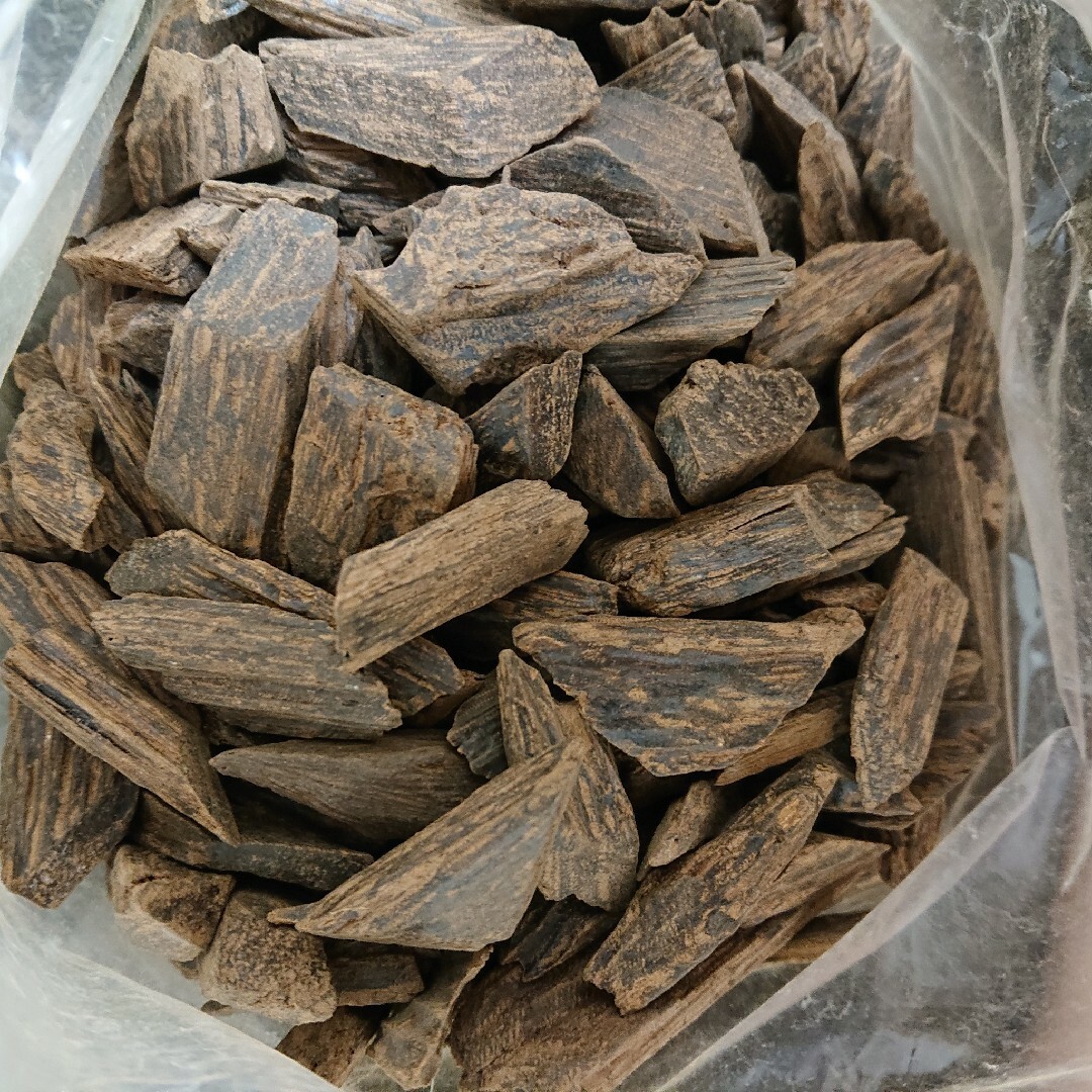 インドネシア産 香木 100g × 7種類  計700g