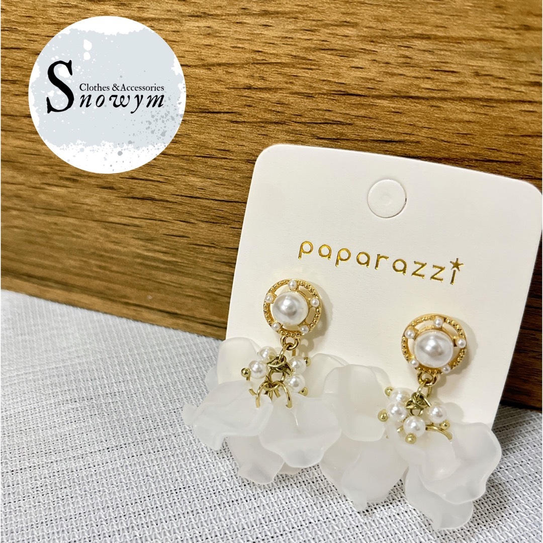 【新品❗️セール中❗️】花びらピアス　結婚式　前撮り　大ぶり　ゴールド レディースのアクセサリー(ピアス)の商品写真