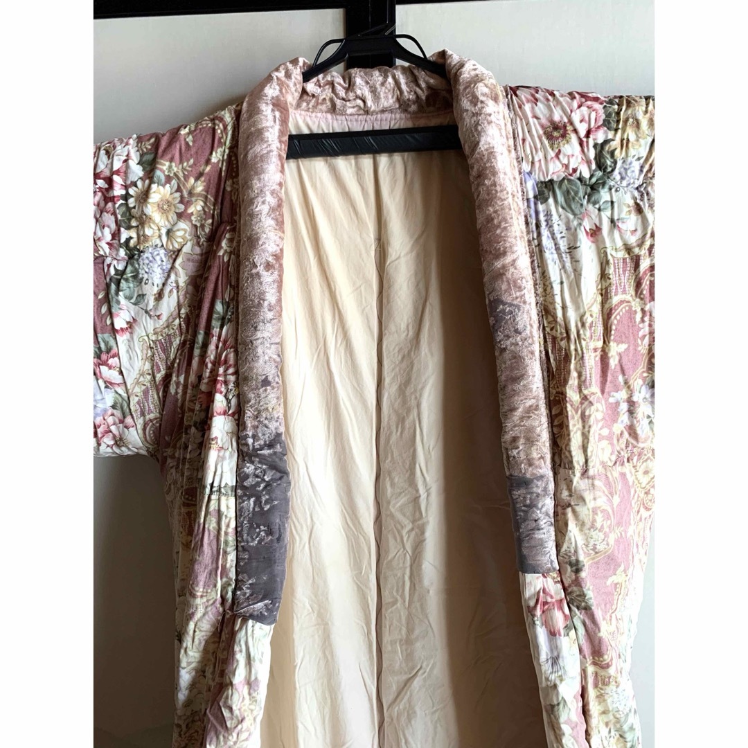 昭和レトロ】 かいまき布団 掻巻 花柄 鮮やか 和模様 ベロア 昭和レトロ】 かいまき布団 掻巻 花柄 鮮やか 和模様 ベロア