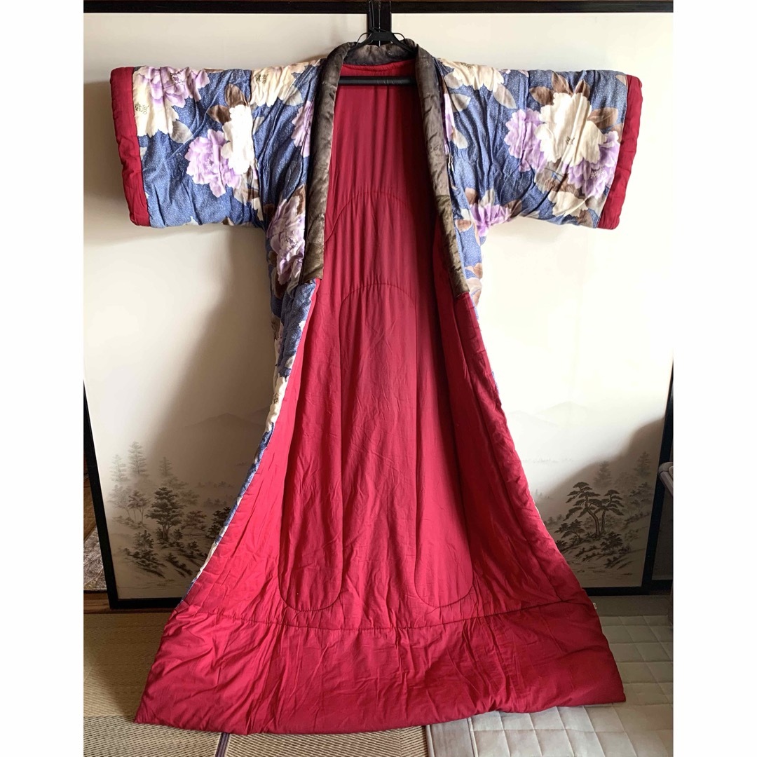 昭和レトロ】 かいまき布団 掻巻 花柄 鮮やか 和模様 ベロア 昭和レトロ】 かいまき布団 掻巻 花柄 鮮やか 和模様 ベロア