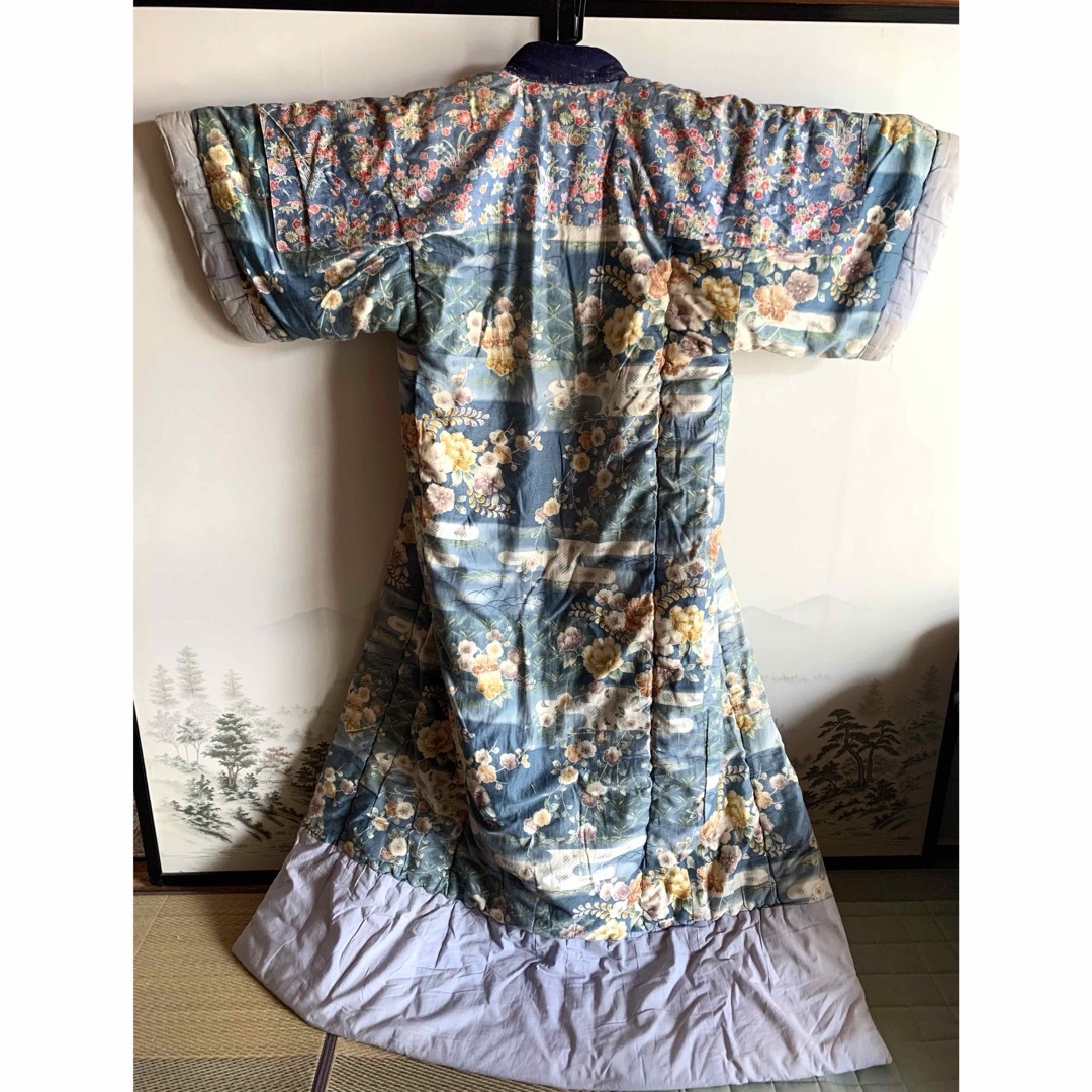 昭和レトロ】 かいまき布団 掻巻 花柄 鮮やか 和模様 ベロア 昭和レトロ】 かいまき布団 掻巻 花柄 鮮やか 和模様 ベロア