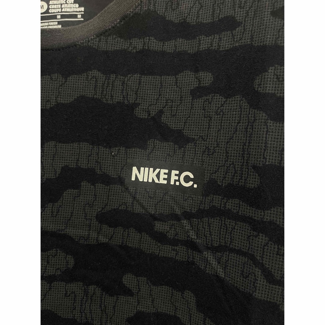 NIKE(ナイキ)のNIKE F.C 半袖Tシャツ　迷彩柄 メンズのトップス(Tシャツ/カットソー(半袖/袖なし))の商品写真