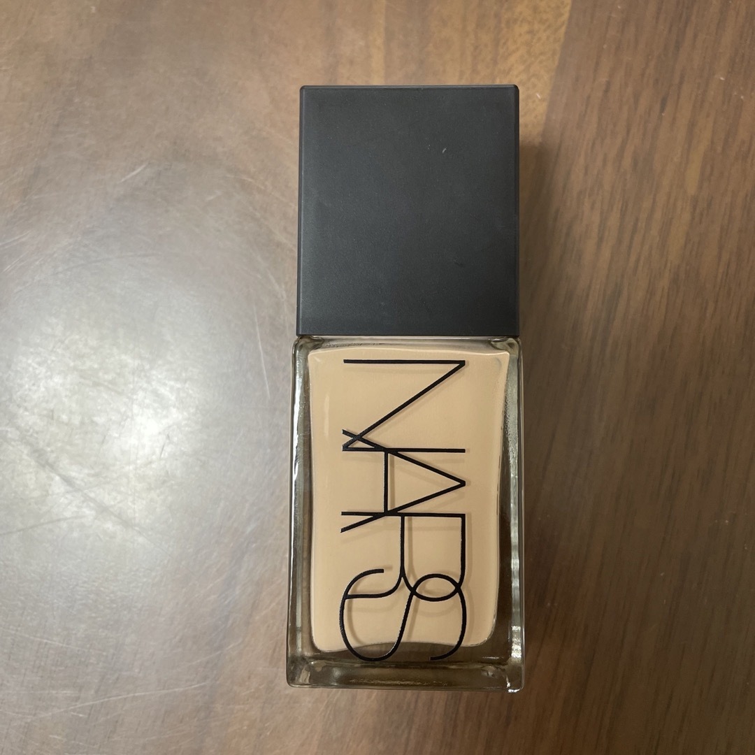 NARS(ナーズ)のNARS ライトリフレクティング ファンデーション  コスメ/美容のベースメイク/化粧品(ファンデーション)の商品写真