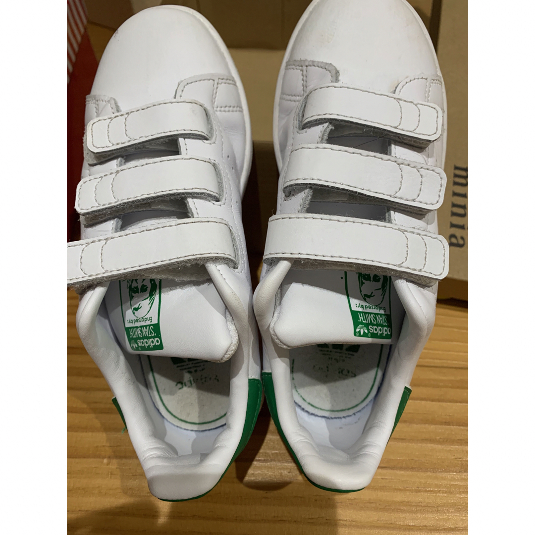 adidas(アディダス)のadidasスタンスミ20cm⭐︎値下げ キッズ/ベビー/マタニティのキッズ靴/シューズ(15cm~)(スニーカー)の商品写真