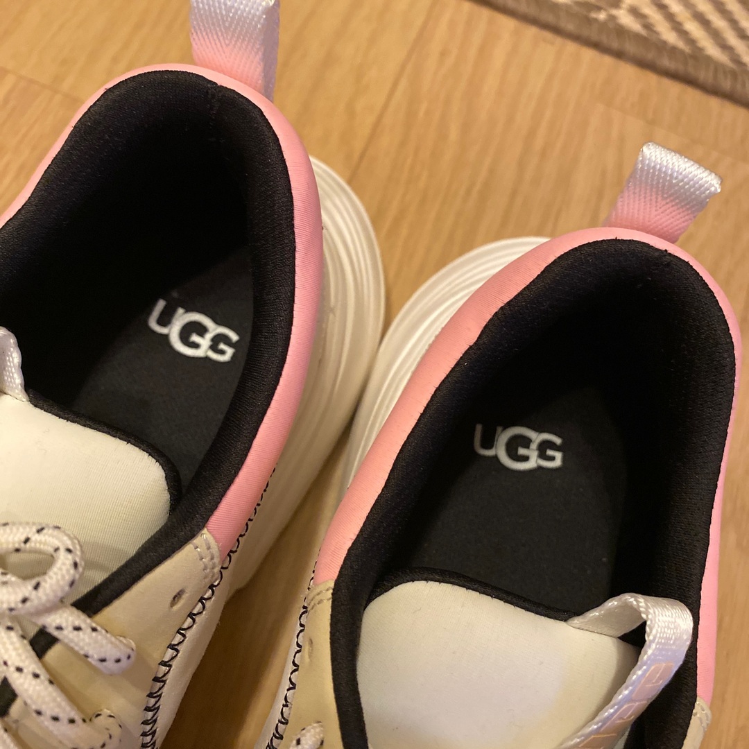 リクエストお値下げ中！【新品】UGG 厚底シューズ