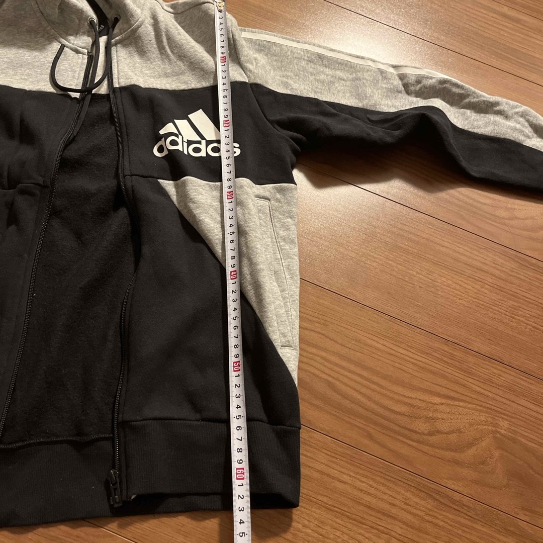 adidas(アディダス)の最終値下げ！レディース パーカー　Mサイズ　 レディースのトップス(パーカー)の商品写真