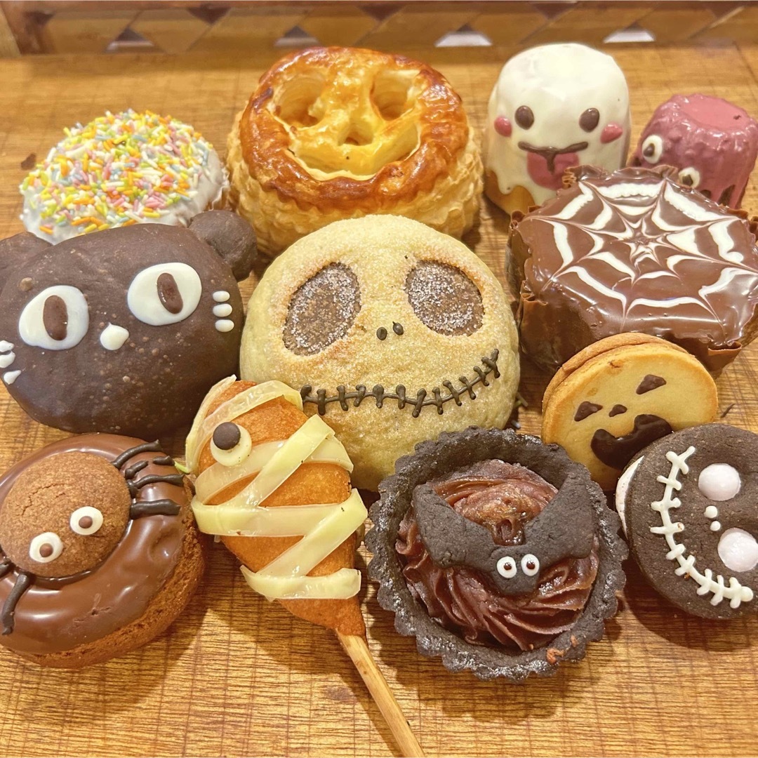 期間限定 ハロウィンセット 食品/飲料/酒の食品(パン)の商品写真