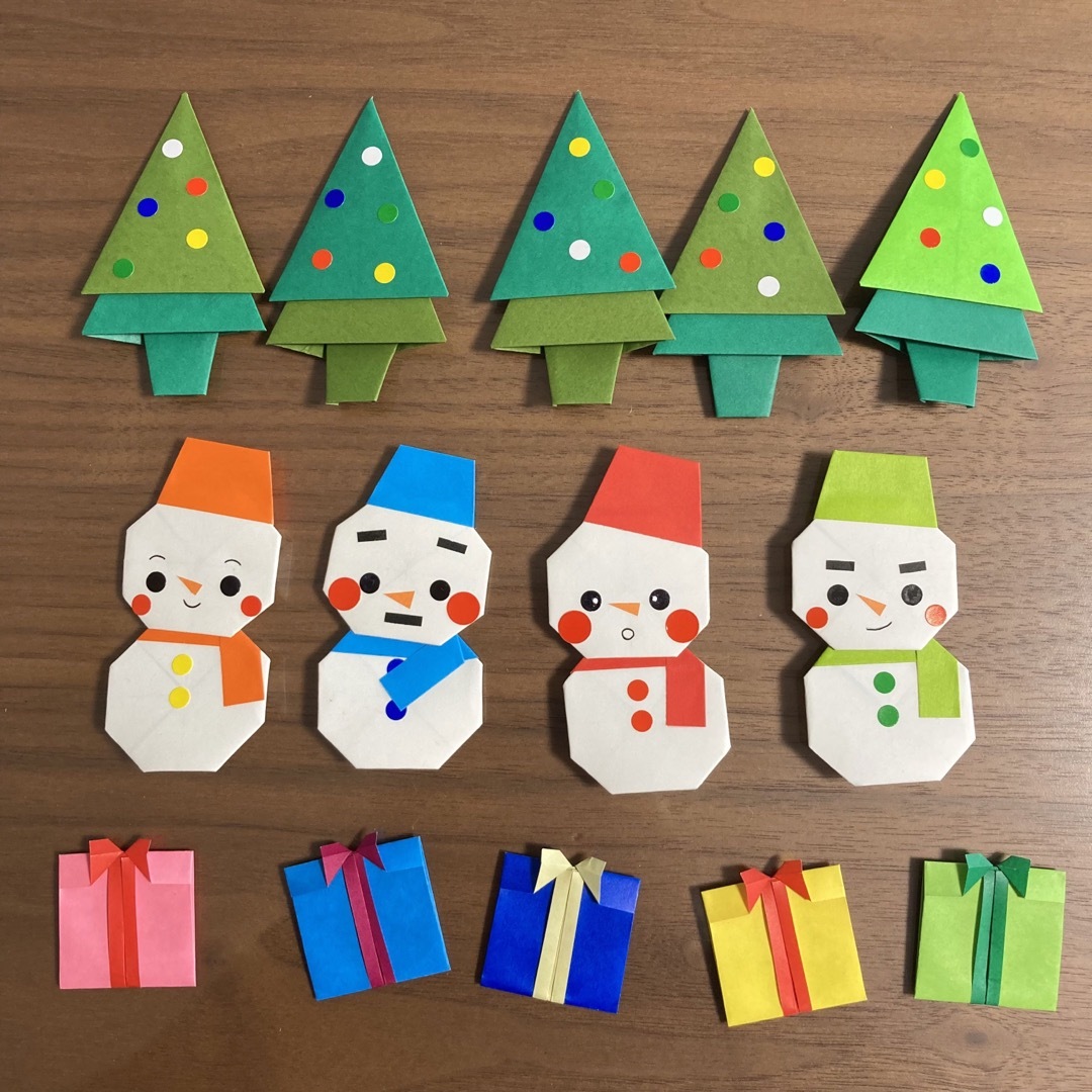 壁面飾り 折り紙 クリスマスツリー サンタクロース トナカイ 壁面飾り 折り紙 クリスマスツリー サンタクロース トナカイ