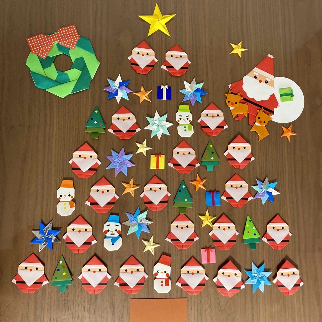 壁面飾り 折り紙 クリスマスツリー サンタクロース トナカイ 壁面飾り 折り紙 クリスマスツリー サンタクロース トナカイ