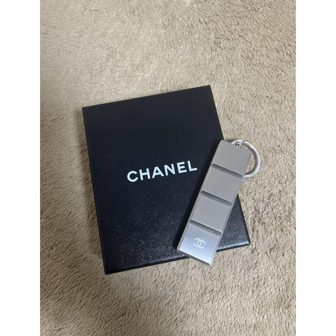 CHANEL(シャネル)の【値下げ】CHANEL シャネル チョコバー キーホルダー USB レディースのファッション小物(キーホルダー)の商品写真