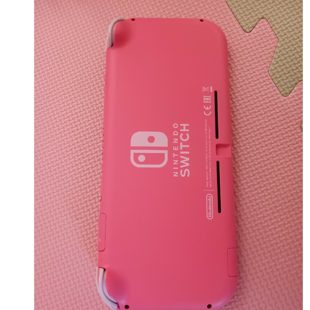 Nintendo Switch(ニンテンドースイッチ)のSwitchライト ピンク エンタメ/ホビーのゲームソフト/ゲーム機本体(携帯用ゲーム機本体)の商品写真