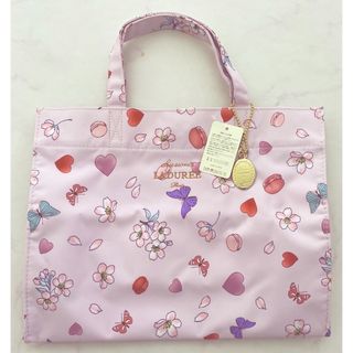 ラデュレ(LADUREE)の【新品未使用】トートバッグ 桜 マカロン ハート チャーム付き(トートバッグ)