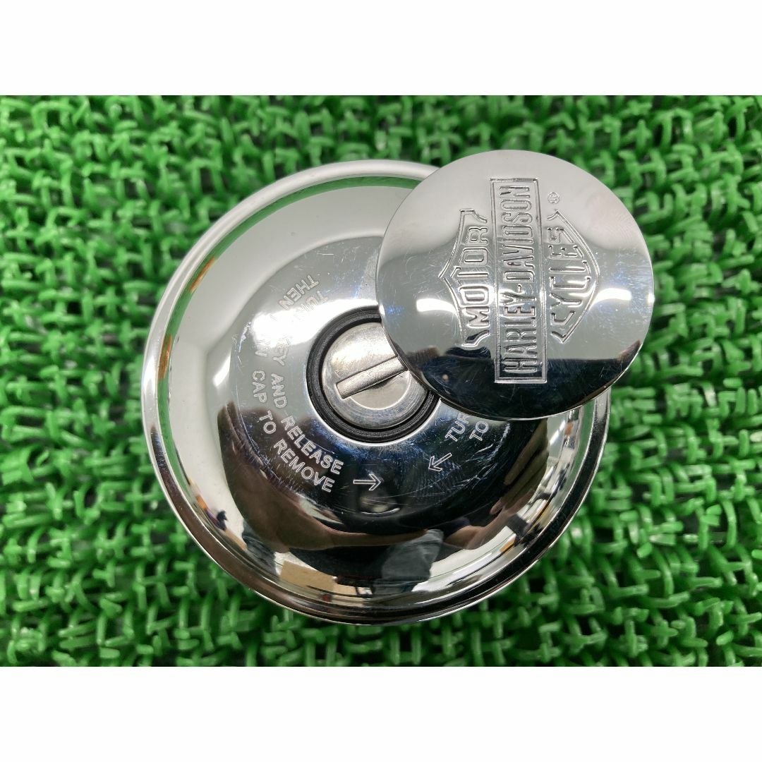 タンクキャップ 61100053 ハーレー 純正 中古 バイク 部品 鍵無し ...