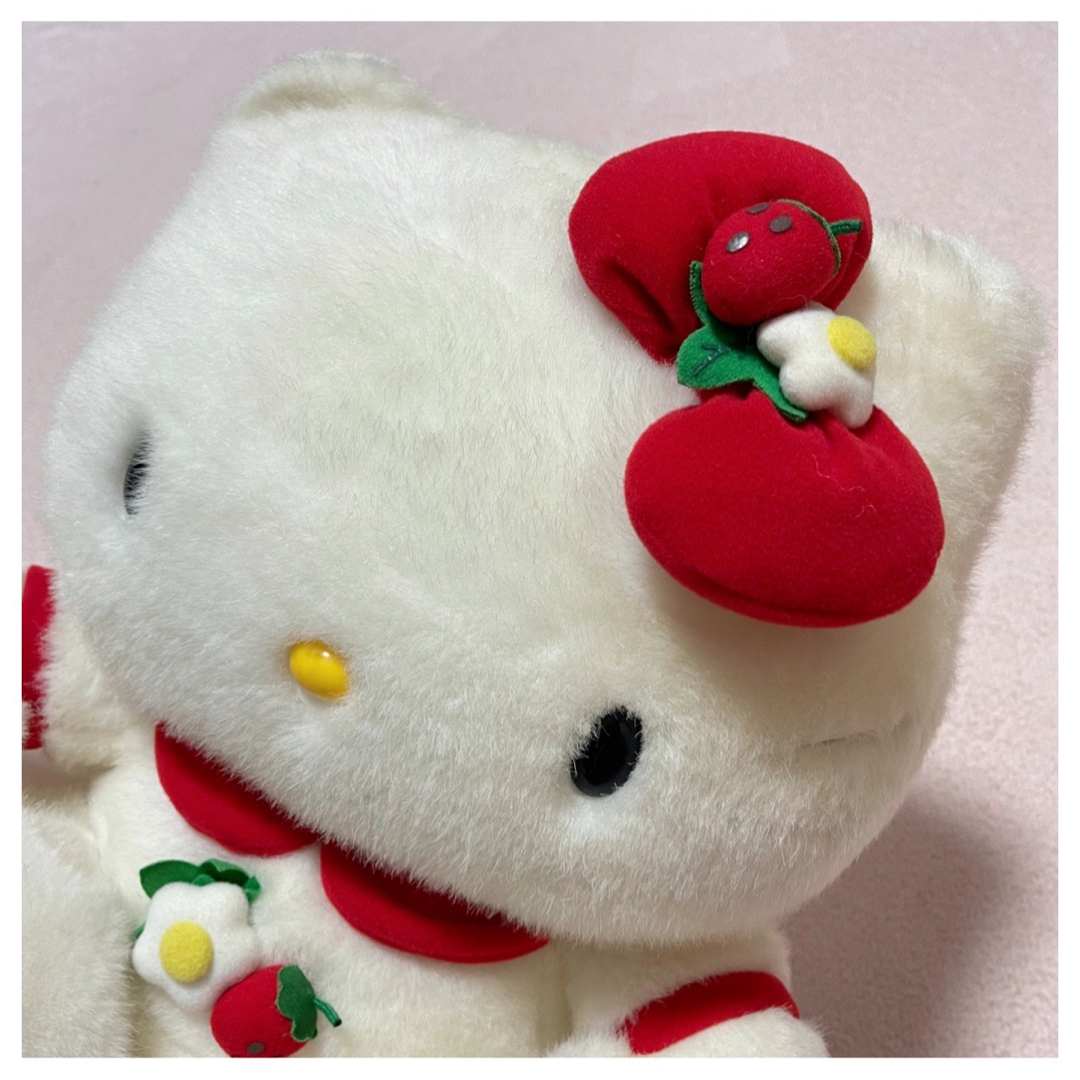 サンリオ - 当時物 レトロ BIG ハローキティ イチゴ ぬいぐるみ サンリオ - 当時物 レトロ BIG ハローキティ イチゴ ぬいぐるみ