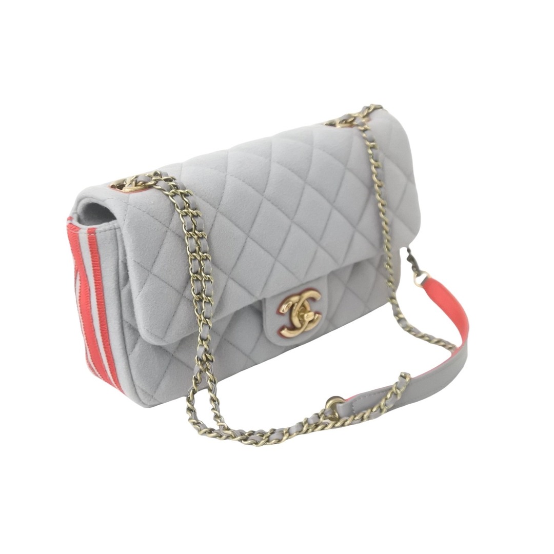 CHANEL(シャネル)の極美品 CHANEL シャネル ショルダーバッグ シングルフラップ マトラッセ Wチェーン グレー レッド ウール ゴールド金具 中古 54886 レディースのバッグ(ハンドバッグ)の商品写真