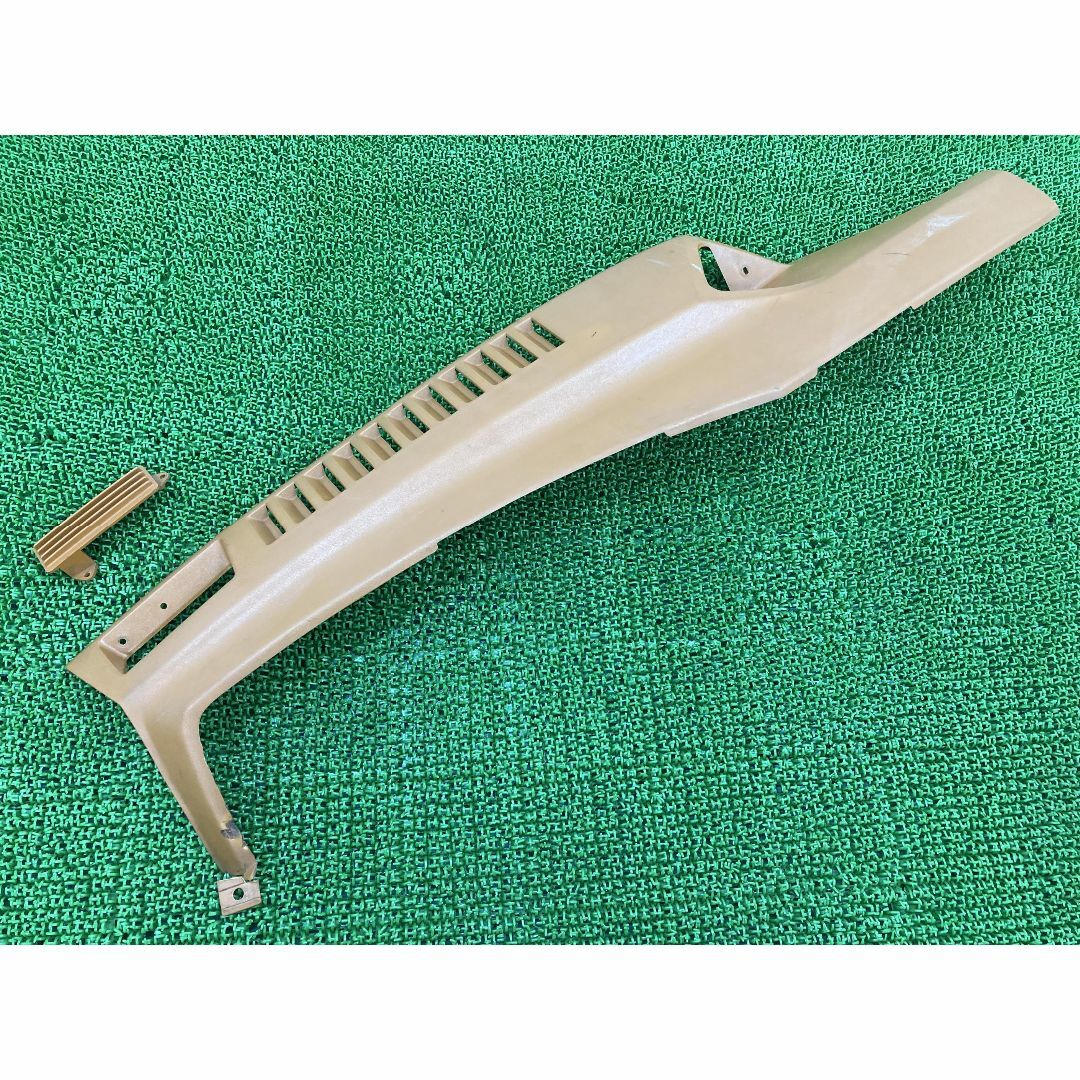 フュージョン ロアカウル 右 KS4 ホンダ 純正 中古 バイク 部品 MF02 修復素材やペイント素材に 品薄 希少品 車検 Genuine:22212582 | フリマアプリ ラクマ