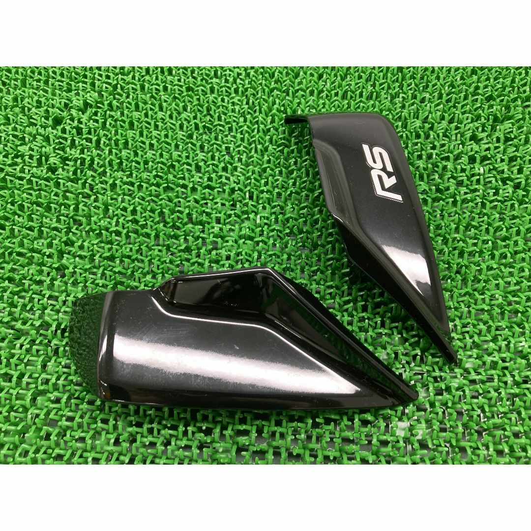 スピードトリプルRS ヘッドライトカバー 左右 黒M 2311896/2311897 トライアンフ(TRIUMPH) 純正  バイク 部品 2311896 2311897 ベゼル 割れ欠け無し コンディション良好 車検 Genuine:22209506