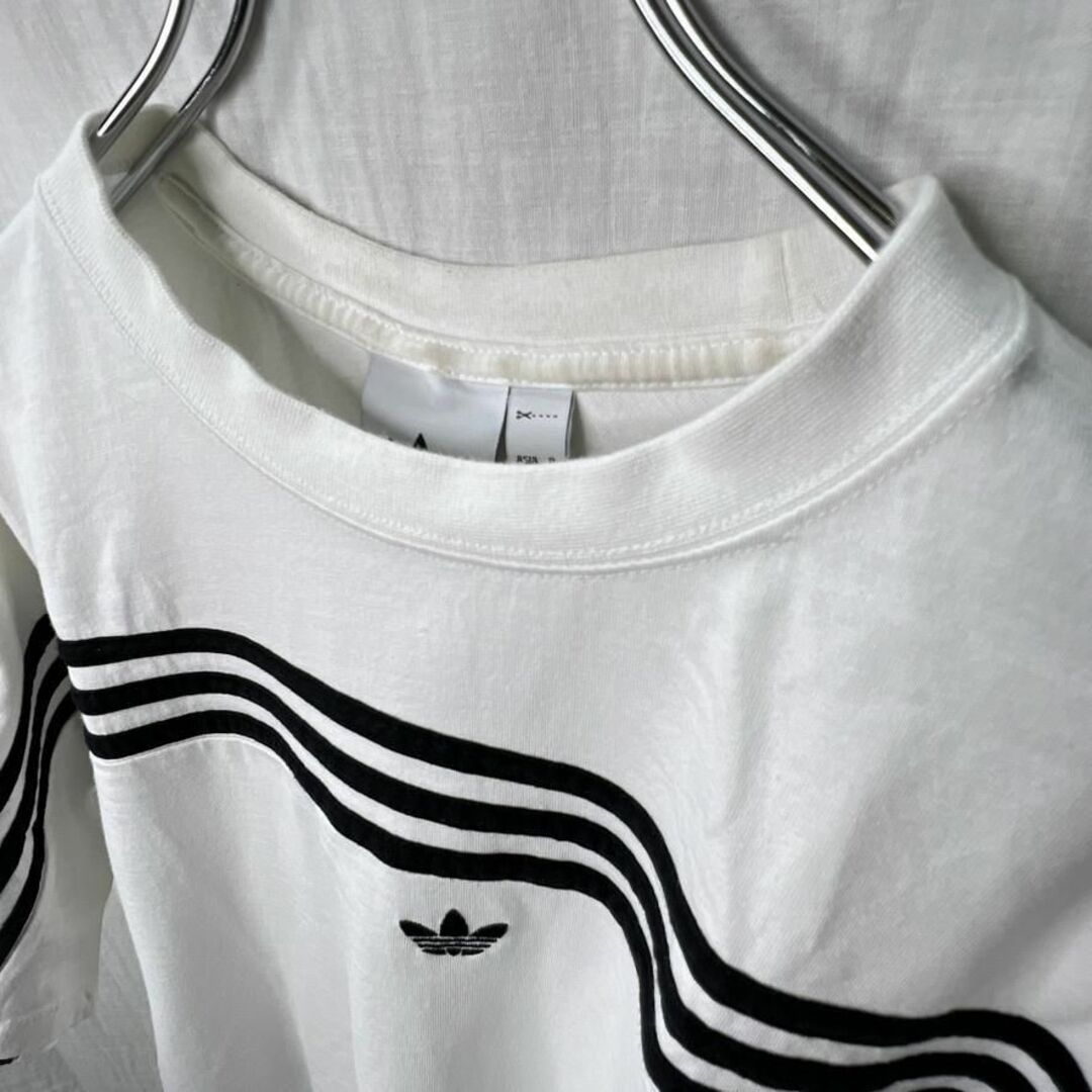 adidas(アディダス)のアディダス　アディダスオリジナルス　ホワイト　Tシャツ　ユニセックス　XLサイズ レディースのトップス(Tシャツ(半袖/袖なし))の商品写真