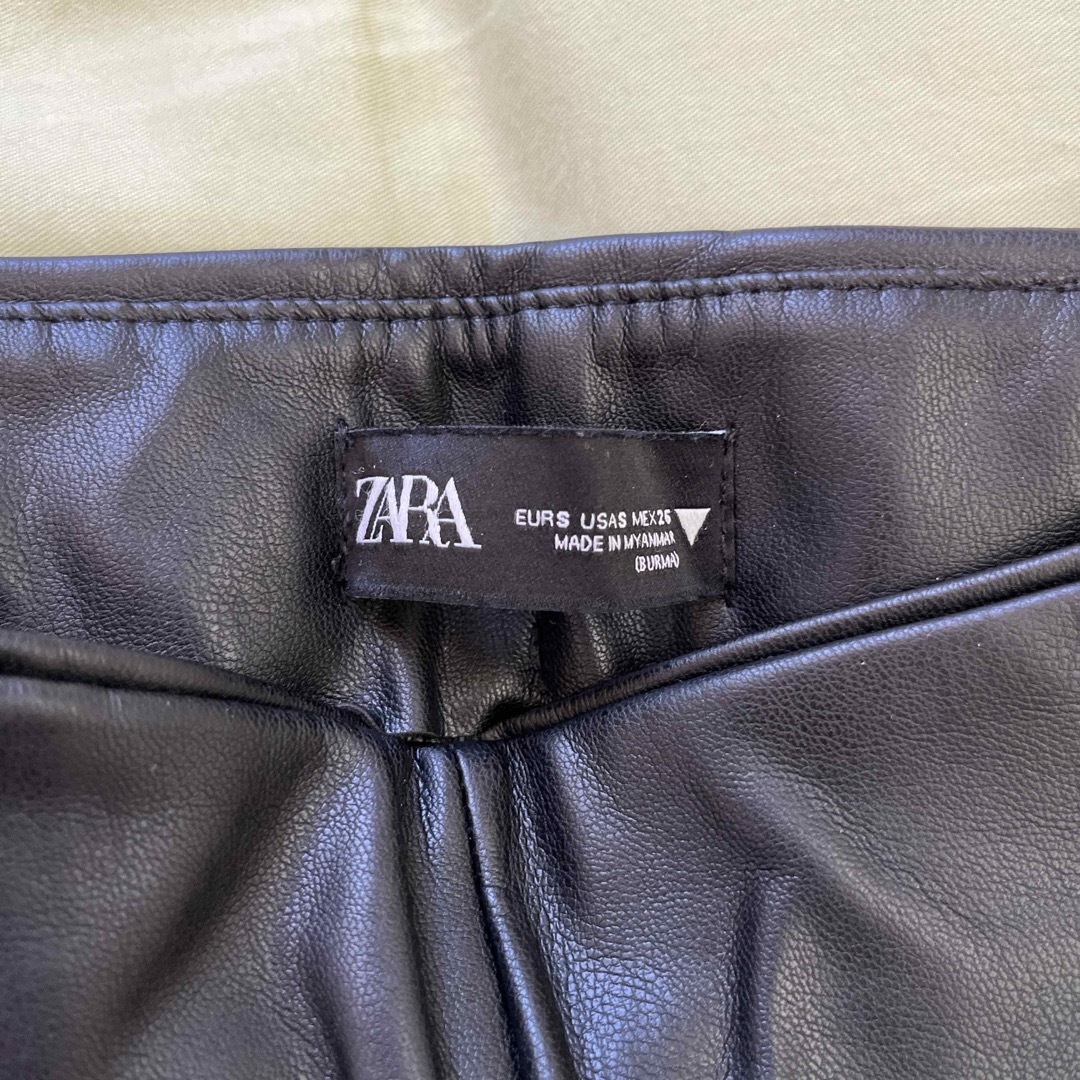 ZARA(ザラ)のZARAレザーパンツ レディースのパンツ(スキニーパンツ)の商品写真