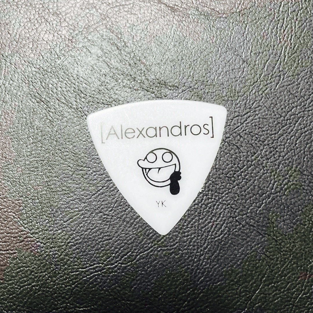 ALEXANDROS] 川上洋平使用ピックの+inforsante.fr