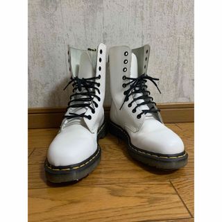 ドクターマーチン（ホワイト/白色系）の通販 1,000点以上 | Dr.Martens