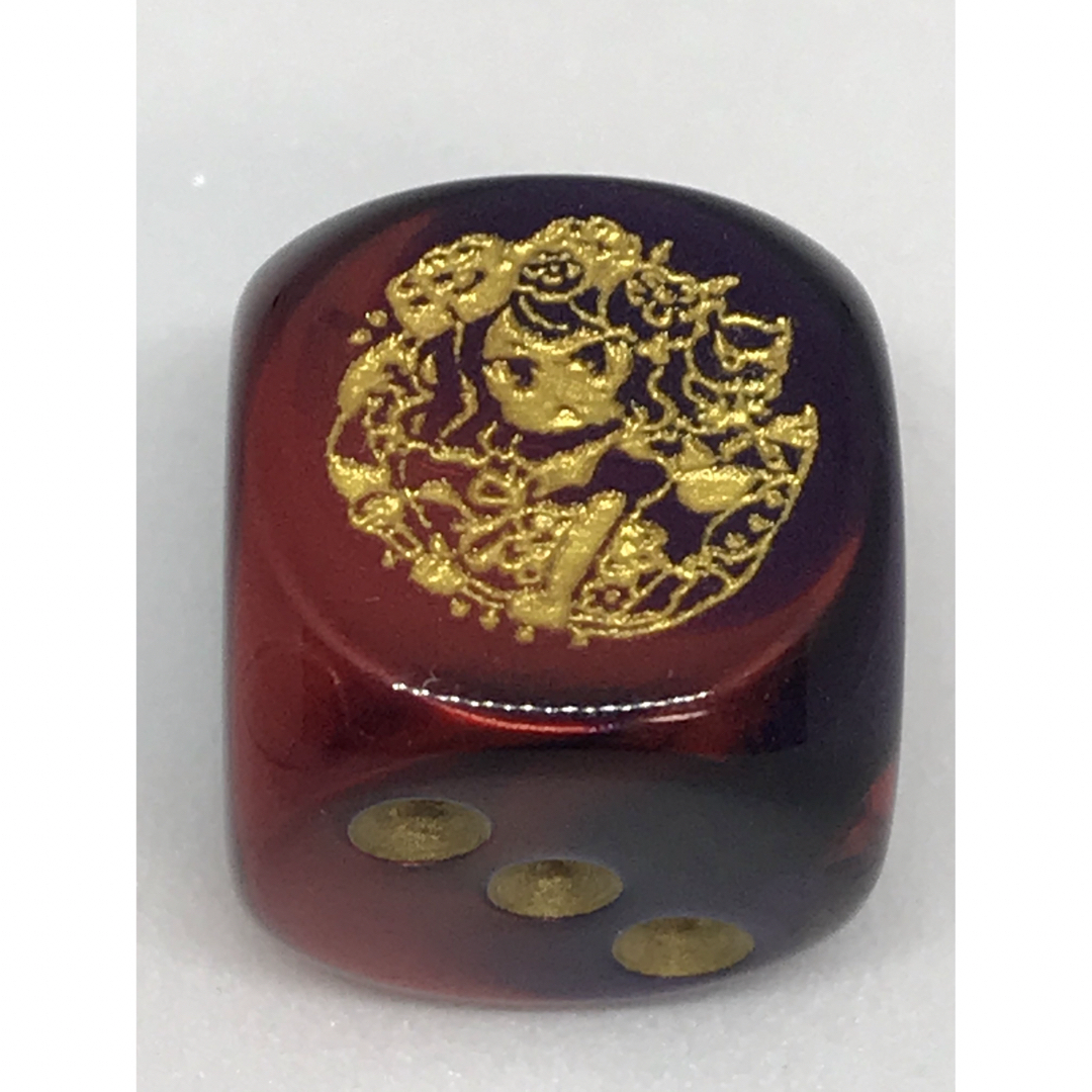 【イベント品】FGO Fate 葛飾北斎 サイコロ 6面ダイス 赤 紫 エンタメ/ホビーのトレーディングカード(カードサプライ/アクセサリ)の商品写真