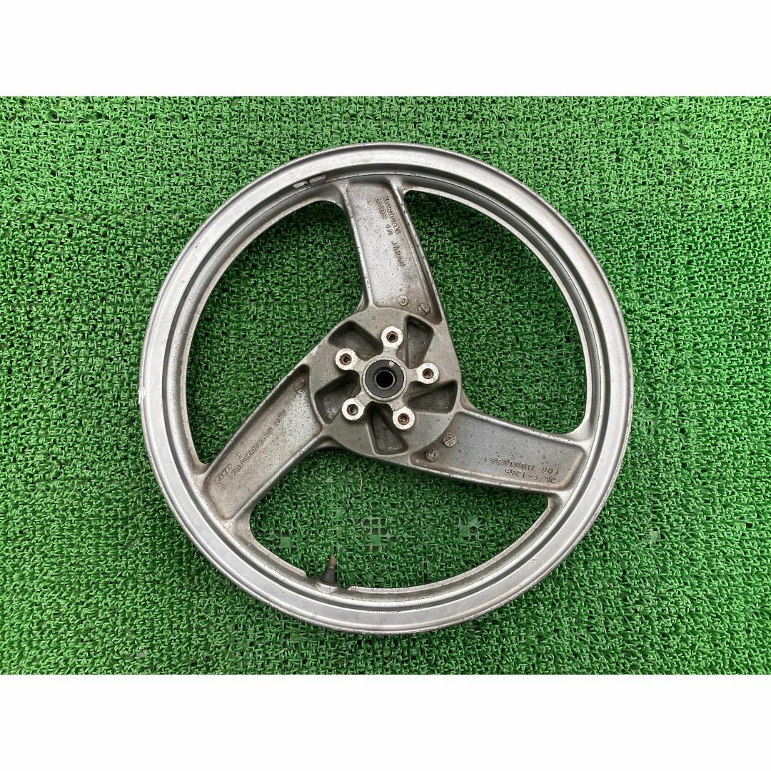 ZZ-R250 フロントホイール F-1266 カワサキ 純正 中古 バイク 部品 EX250H 振れ無し 割れ欠け無し 曲がり無し 修復素材に 車検 Genuine:22205912 ZZ-R250 フロントホイール F-1266 カワサキ 純正 バイク 部品 EX250H 割れ欠け無し 曲がり無し 振れ無し ペイント素材に 車検 Genuine:22205921
