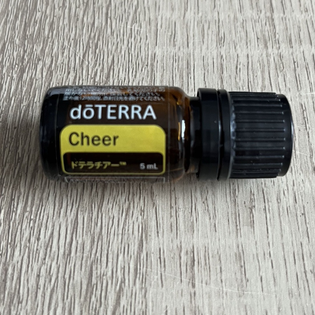 doTERRA(ドテラ)の新品　doTERRA ドテラ   チアー　エッセンシャルオイル コスメ/美容のリラクゼーション(エッセンシャルオイル（精油）)の商品写真
