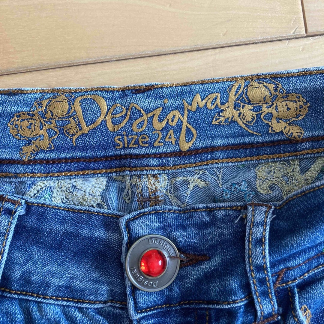 DESIGUAL(デシグアル)のDesigual  ジーンズ　size24 レディースのパンツ(デニム/ジーンズ)の商品写真