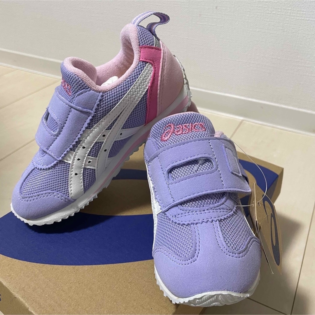 asics(アシックス)の未使用⭐︎アシックス　IDAHO MINI ラベンダー×ホワイト16.5cm キッズ/ベビー/マタニティのキッズ靴/シューズ(15cm~)(スニーカー)の商品写真