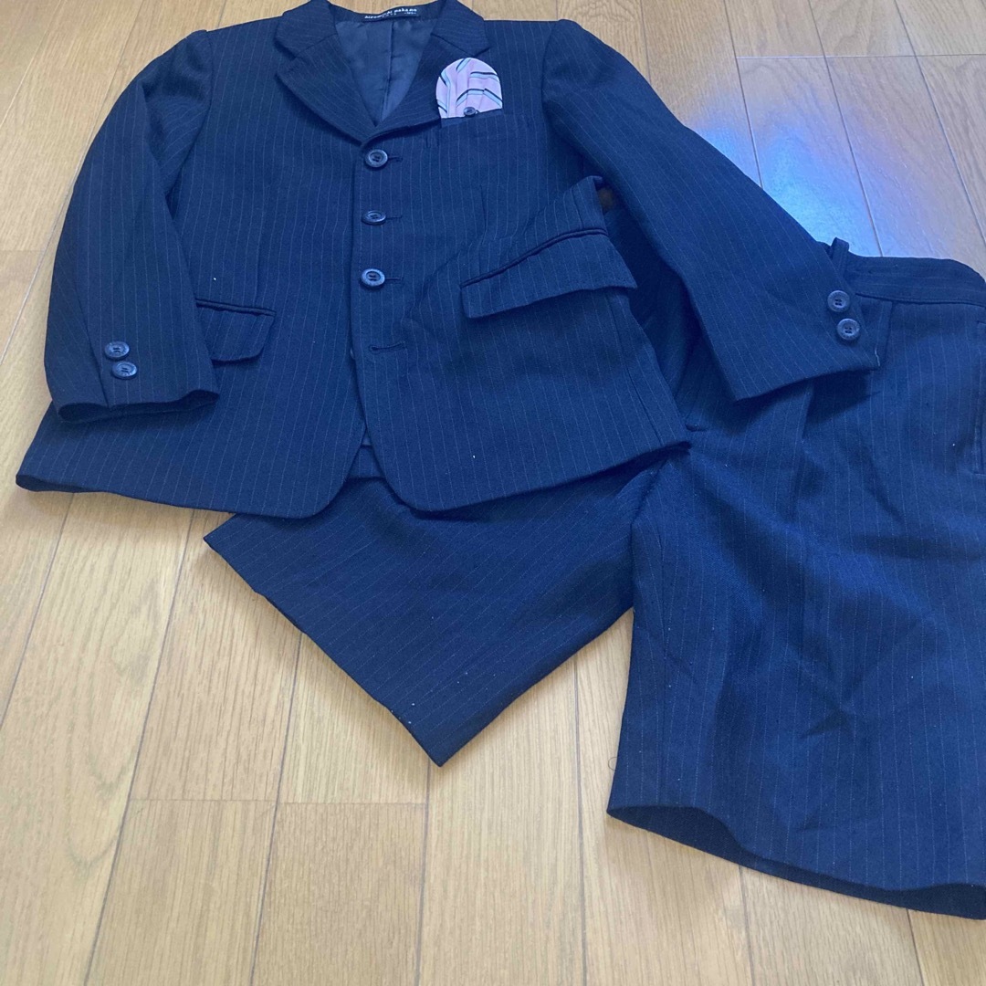 HIROMICHI NAKANO(ヒロミチナカノ)の子供スーツ　　120サイズ キッズ/ベビー/マタニティのキッズ服男の子用(90cm~)(ジャケット/上着)の商品写真