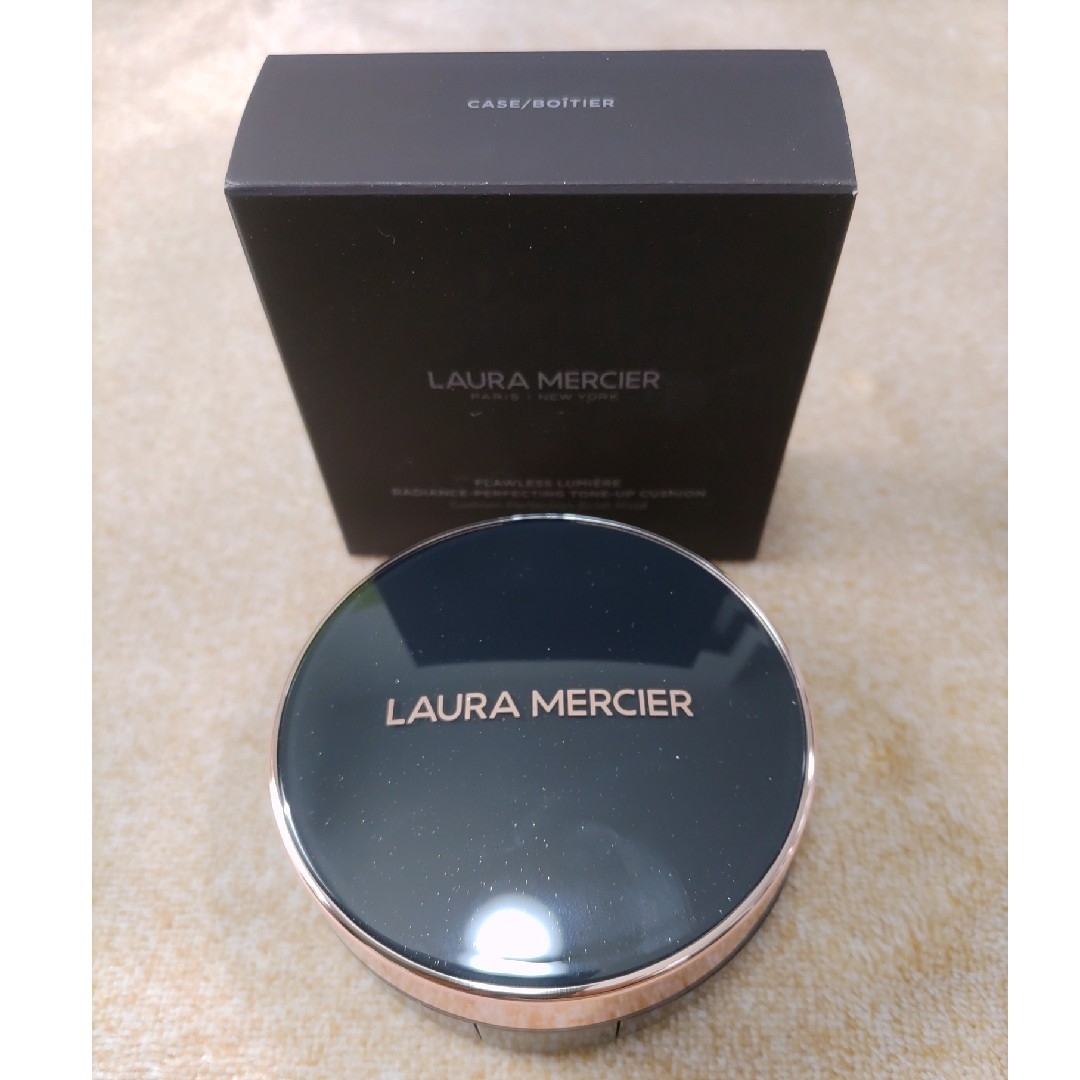 laura mercier(ローラメルシエ)の【LAURA MERCIER】ローラメルシエ　フローレス　ファンデ＆ケース コスメ/美容のベースメイク/化粧品(ファンデーション)の商品写真