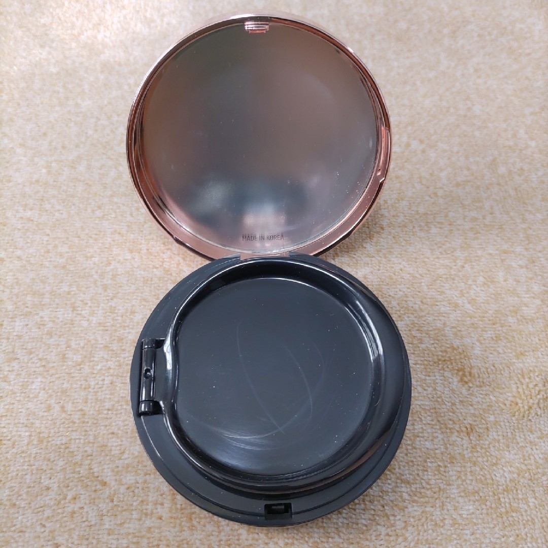 laura mercier(ローラメルシエ)の【LAURA MERCIER】ローラメルシエ　フローレス　ファンデ＆ケース コスメ/美容のベースメイク/化粧品(ファンデーション)の商品写真