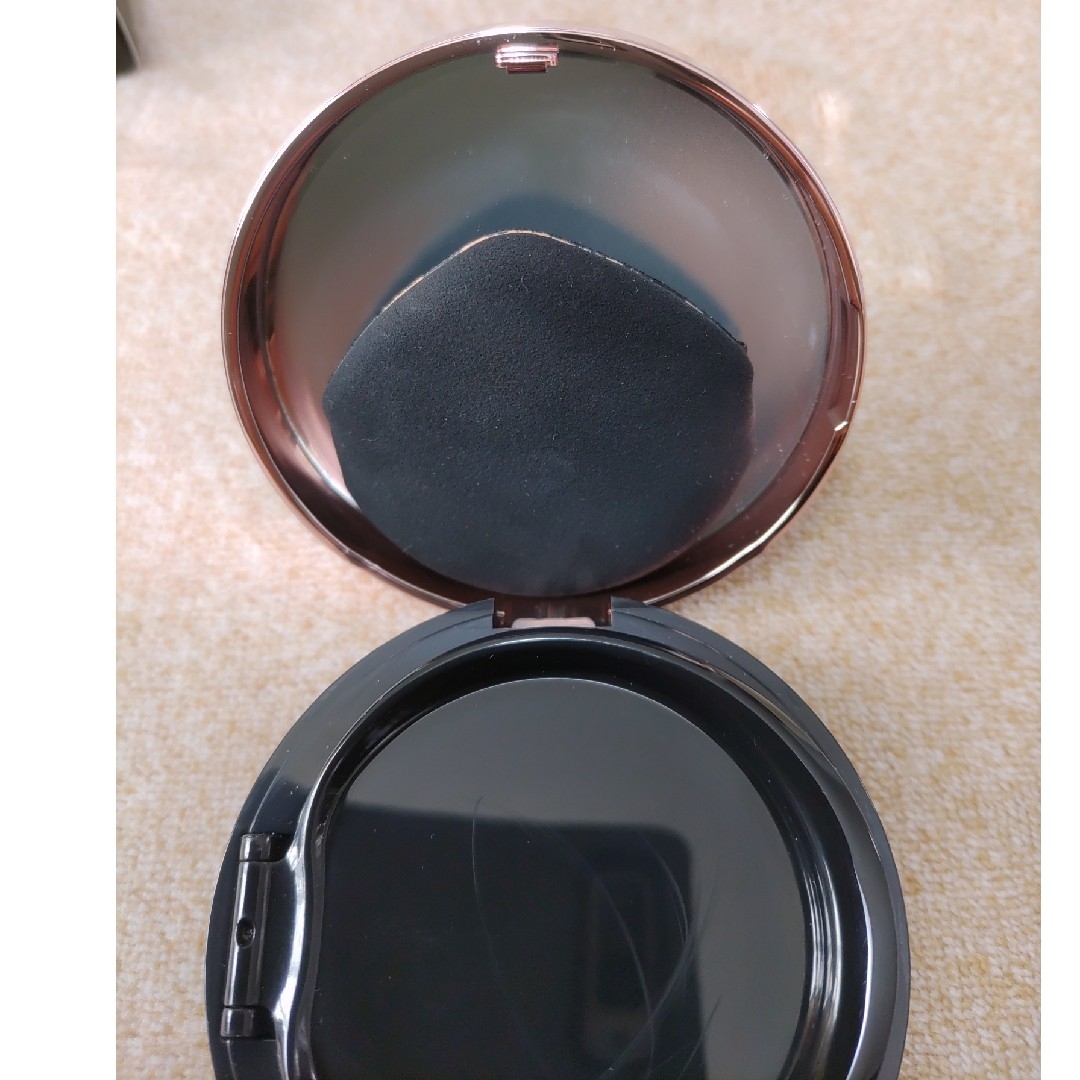 laura mercier(ローラメルシエ)の【LAURA MERCIER】ローラメルシエ　フローレス　ファンデ＆ケース コスメ/美容のベースメイク/化粧品(ファンデーション)の商品写真