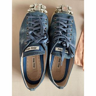 ミュウミュウ(miumiu)のmiumiu デニムビジュースニーカー(スニーカー)