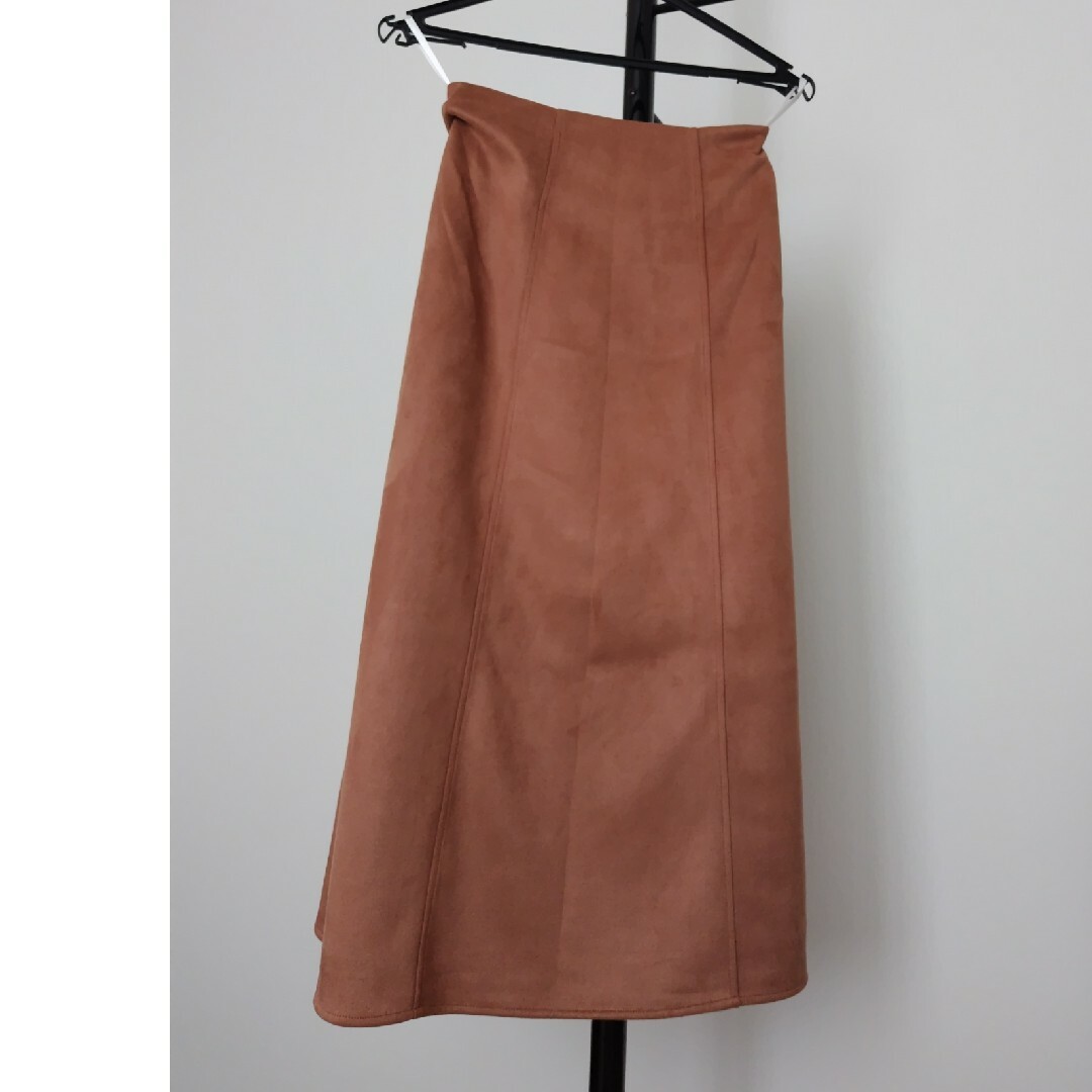 NATURAL BEAUTY BASIC(ナチュラルビューティーベーシック)のナチュラル　ビューティー　ベーシック　フェイクスエードフレアスカート レディースのスカート(ロングスカート)の商品写真