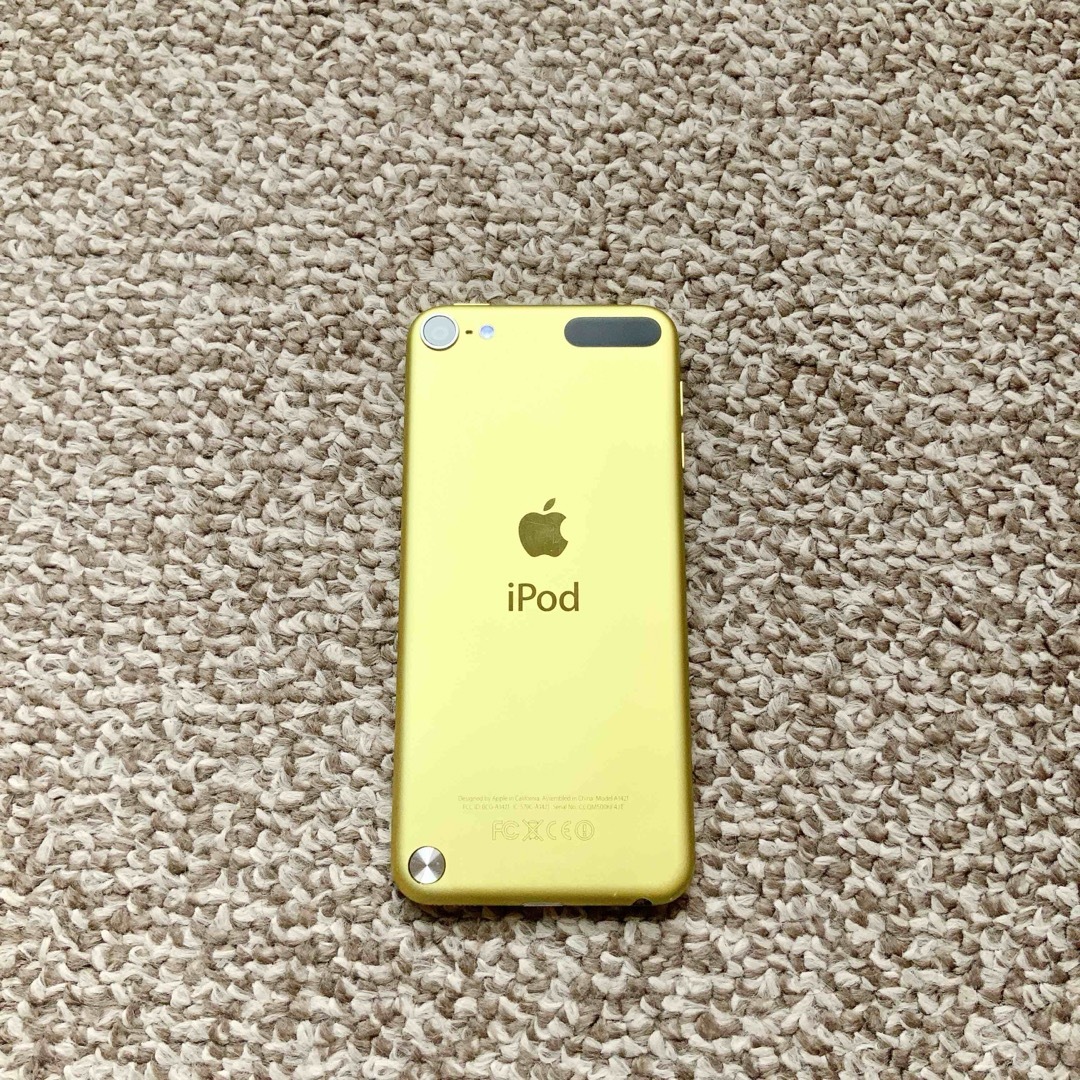 iPod touch(アイポッドタッチ)のiPod touch 第5世代 64GB Appleアップル アイポッド 本体 スマホ/家電/カメラのオーディオ機器(ポータブルプレーヤー)の商品写真